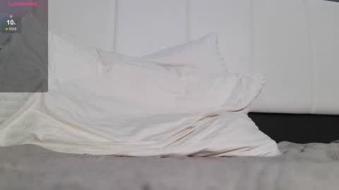 Snapshot of kittyloffe chatting on December 19, 2025, 11:23 pm Monika online show from December 19, 2025, 11:23 pm