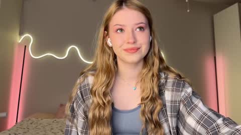 Snapshot of kittyloffe chatting on February 3, 2026, 2:53 am Monika online show from February 3, 2026, 2:53 am