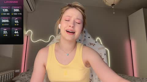 Snapshot of kittyloffe chatting on February 24, 2026, 3:26 am Monika online show from February 24, 2026, 3:26 am