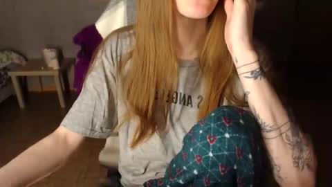 KittyloveMoon online show from May 7, 2026, 7:41 pm