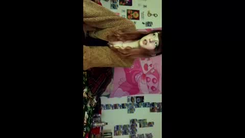 Snapshot of kittyme0ws chatting on December 16, 2025, 5:45 am kitty online show from December 16, 2025, 5:45 am