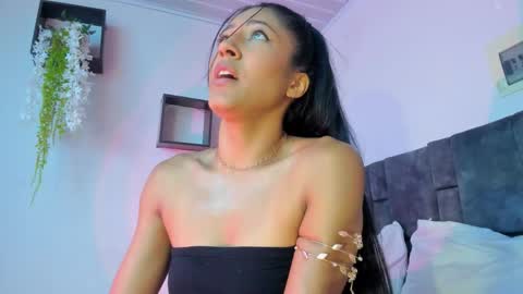 kitty  online show from October 27, 2025, 3:27 pm