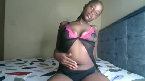 Snapshot of kittypettite chatting on November 18, 2025, 3:05 pm Kittypettite online show from November 18, 2025, 3:05 pm