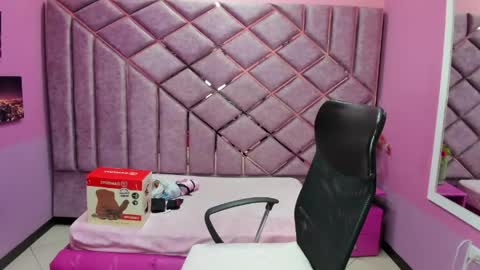 Sarah online show from April 14, 2026, 2:56 pm