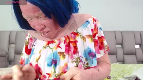 Snapshot of kittywhiteass chatting on October 12, 2025, 7:02 pm kittywhiteass online show from October 12, 2025, 7:02 pm