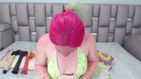 kittywhiteass online show from October 30, 2025, 10:10 pm