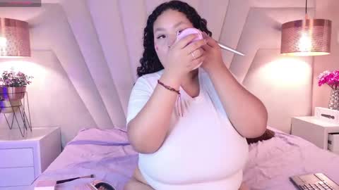 Snapshot of kity_hill chatting on April 30, 2026, 3:35 am Kitty Hill online show from April 30, 2026, 3:35 am