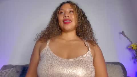 Lili online show from October 14, 2025, 7:47 pm