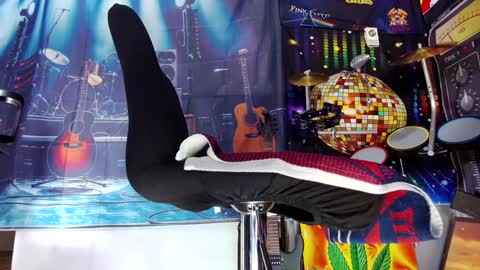 Snapshot of kiveuxmakeu chatting on January 8, 2025, 6:20 pm kiveuxmakeu online show from January 8, 2025, 6:20 pm