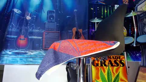 Snapshot of kiveuxmakeu chatting on February 19, 2025, 7:05 pm kiveuxmakeu online show from February 19, 2025, 7:05 pm