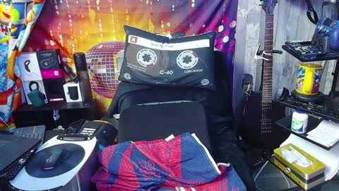 Snapshot of kiveuxmakeu chatting on September 14, 2025, 6:12 am kiveuxmakeu online show from September 14, 2025, 6:12 am