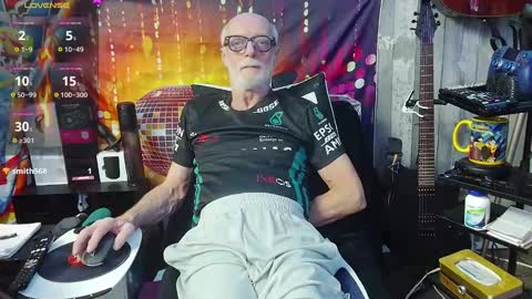 Snapshot of kiveuxmakeu chatting on September 15, 2025, 8:25 am kiveuxmakeu online show from September 15, 2025, 8:25 am