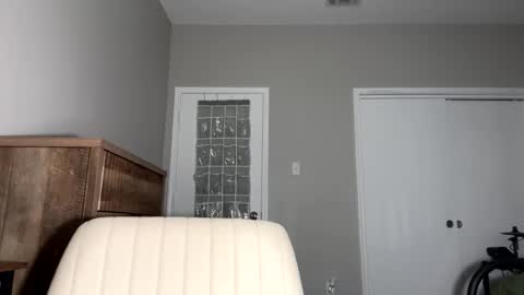 kkyle57 online show from October 16, 2025, 12:39 pm