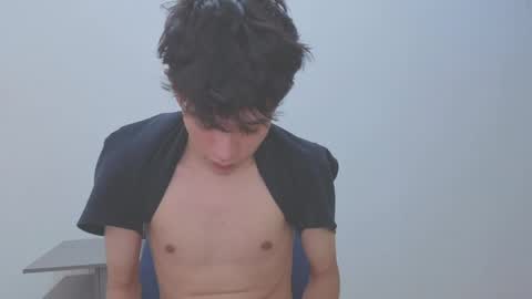 Snapshot of klaus_sunrise chatting on April 7, 2026, 3:23 pm klaus online show from April 7, 2026, 3:23 pm