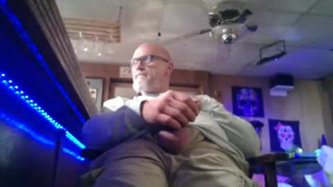 MrKleeen online show from April 12, 2026, 10:31 am