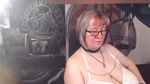 Snapshot of kleiner_teufel chatting on April 19, 2026, 4:06 pm Michelle online show from April 19, 2026, 4:06 pm