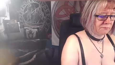 Snapshot of kleiner_teufel chatting on May 1, 2026, 3:44 am Michelle online show from May 1, 2026, 3:44 am