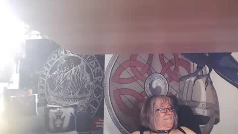 Snapshot of kleiner_teufel chatting on May 3, 2026, 4:18 am Michelle online show from May 3, 2026, 4:18 am