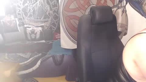Snapshot of kleiner_teufel chatting on May 4, 2026, 6:04 pm Michelle online show from May 4, 2026, 6:04 pm