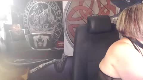 Snapshot of kleiner_teufel chatting on July 1, 2026, 5:45 pm Michelle online show from July 1, 2026, 5:45 pm