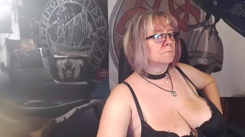 Snapshot of kleiner_teufel chatting on July 9, 2026, 6:34 pm Michelle online show from July 9, 2026, 6:34 pm