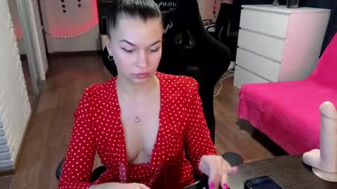 Snapshot of kleoxxx chatting on March 12, 2025, 7:38 pm Alisa.         online show from March 12, 2025, 7:38 pm