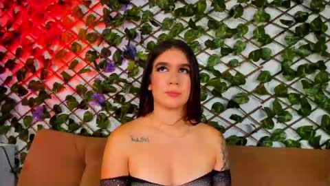 kloe_bella online show from September 16, 2025, 1:12 pm