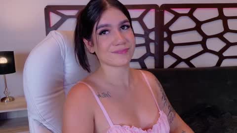 kloe_bella online show from February 7, 2026, 12:53 pm