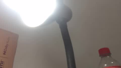 Kloe online show from November 21, 2025, 1:21 pm