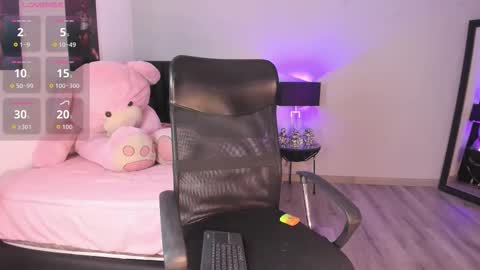 Snapshot of kloebaby_ chatting on January 9, 2026, 8:32 pm KLOE online show from January 9, 2026, 8:32 pm