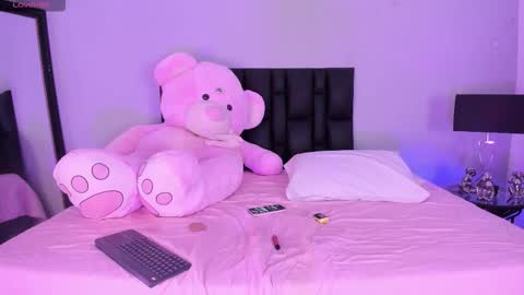 Snapshot of kloebaby_ chatting on March 18, 2026, 8:45 pm KLOE online show from March 18, 2026, 8:45 pm