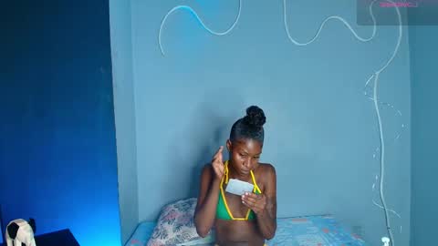 K L O E online show from December 15, 2025, 1:59 pm