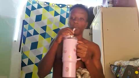 Snapshot of kmg_777 chatting on November 8, 2025, 12:11 am kmg_777 online show from November 8, 2025, 12:11 am