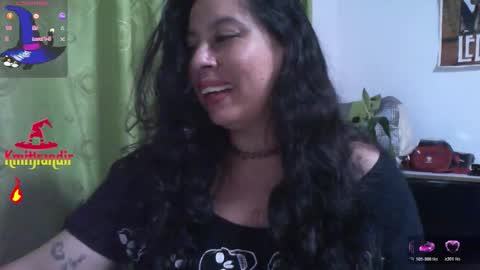 Snapshot of kmithrandir chatting on October 22, 2025, 1:28 am Kodran online show from October 22, 2025, 1:28 am