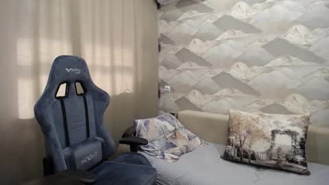 Snapshot of knight_5 chatting on October 22, 2025, 6:46 am Carter. online show from October 22, 2025, 6:46 am