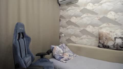 Snapshot of knight_5 chatting on October 28, 2025, 6:28 am Carter. online show from October 28, 2025, 6:28 am