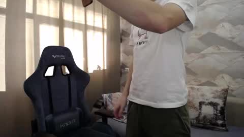 Snapshot of knight_5 chatting on November 9, 2025, 6:01 am Carter. online show from November 9, 2025, 6:01 am