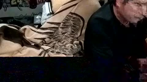 knock2wice1975 online show from January 3, 2025, 4:11 am