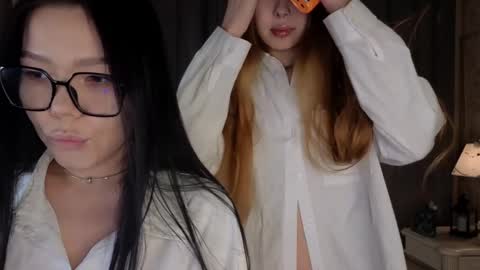 Snapshot of knock_knocks chatting on February 3, 2025, 1:30 pm Sakura Azumi online show from February 3, 2025, 1:30 pm