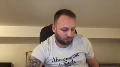 hugo online show from November 6, 2025, 11:37 pm