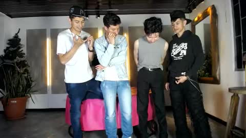 Snapshot of kobayaske chatting on December 2, 2025, 4:46 pm kobayaske online show from December 2, 2025, 4:46 pm