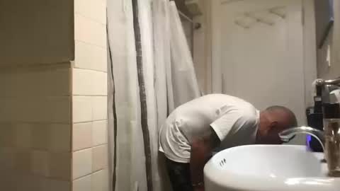 Snapshot of koma_kock_boi chatting on October 14, 2025, 1:50 am koma_kock_boi online show from October 14, 2025, 1:50 am