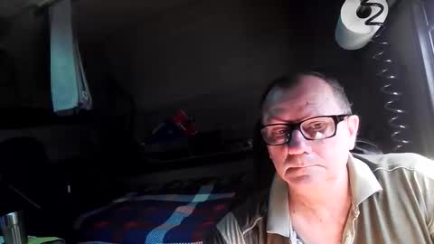 Snapshot of komputer123456789 chatting on April 26, 2026, 9:29 am Bogdan online show from April 26, 2026, 9:29 am