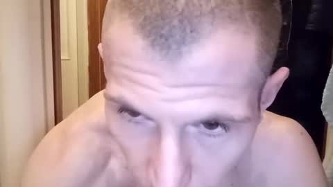 Snapshot of konrado789 chatting on March 9, 2025, 2:32 pm konrado789 online show from March 9, 2025, 2:32 pm