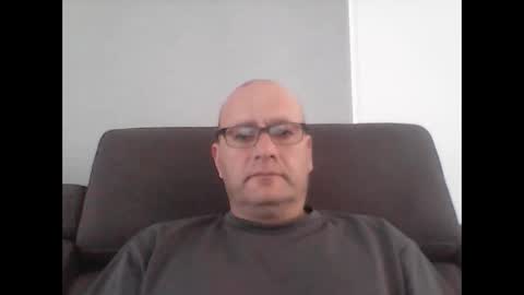 Snapshot of konsty17 chatting on November 7, 2025, 2:44 am konsty17 online show from November 7, 2025, 2:44 am