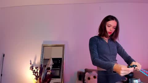 kossie_ online show from February 2, 2025, 11:51 am