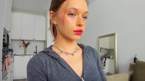 kossie_ online show from February 13, 2025, 12:21 pm