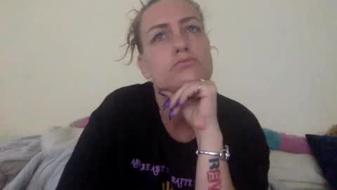 Snapshot of koyoteej chatting on February 11, 2025, 6:22 pm koyoteej online show from February 11, 2025, 6:22 pm