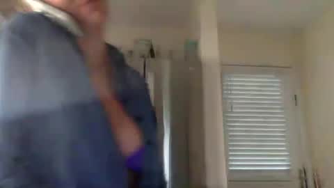 Snapshot of koyoteej chatting on March 1, 2025, 10:42 pm koyoteej online show from March 1, 2025, 10:42 pm