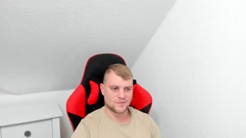 Snapshot of kozik1992 chatting on December 2, 2024, 11:18 pm Bartek online show from December 2, 2024, 11:18 pm